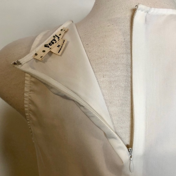 Very J Sleeveless White Hi-Low Top - Picture 9 of 10